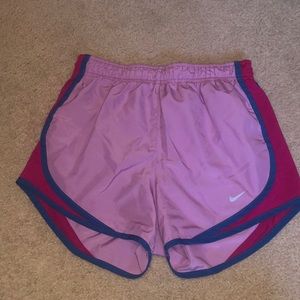 Nike tempo short